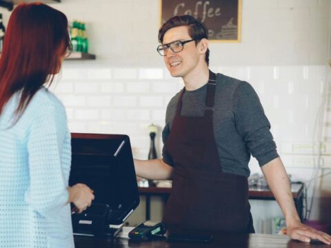 Atención ao cliente e caixa