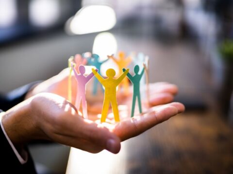 Diseño de programas sociales para personas en riesgo de exclusión