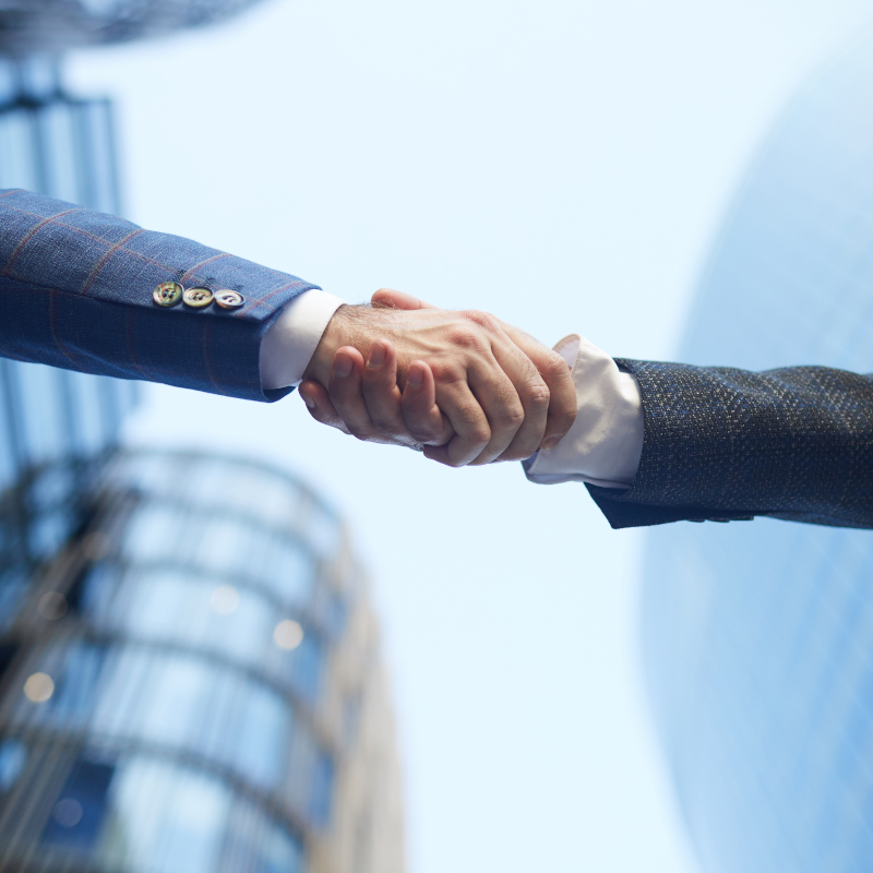 contacta con dracma asesores